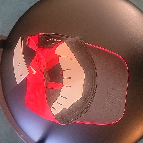 Unisex Nike Legacy91 Hat, color Red and white, size adjustable - Picture 3 of 6